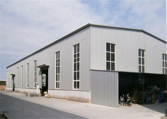 Bâtiments de stockage extérieurs en métal, grand bâtiment à pans de bois en acier léger bottelé