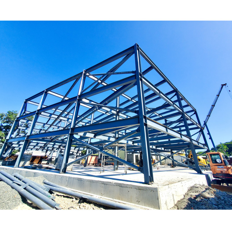 Soutenir une immense structure en acier à plusieurs étages et à plusieurs dimensions Garage automobile