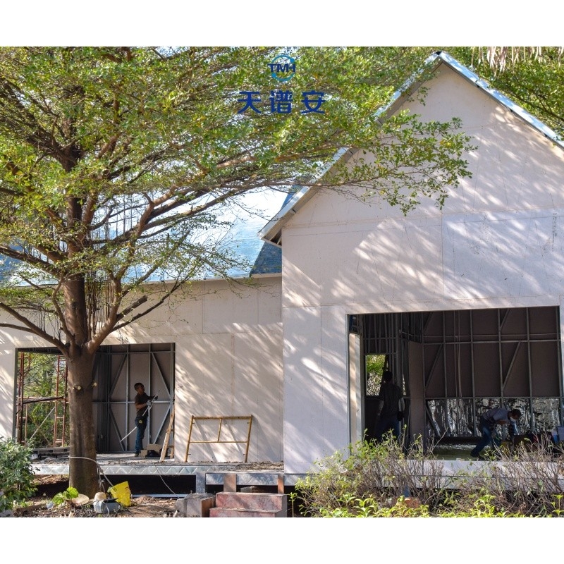 Villa en acier léger de style européen et américain de luxe assemblée avec portes et fenêtres en alliage d'aluminium personnalisées