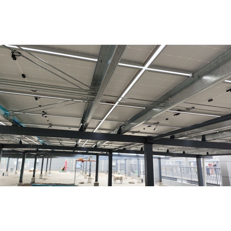 Q235Z Structure en acier Structure en acier pour l'installation système d'énergie solaire Construction préfabriquée de bâtiments en acier