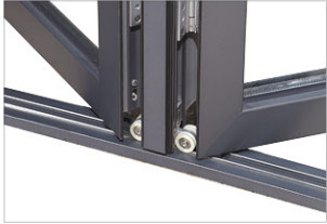 Porte pliante en alliage d' aluminium Particules d' espaces grands pour les centres commerciaux, les immeubles de bureaux, les salles d' exposition